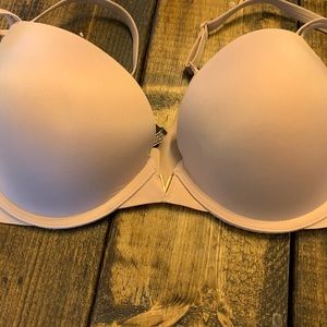Victoria’s Secret Sexy Illusions push up Bra 36 C